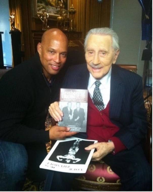 Shawn ray at buildwithpros Com online fitness course